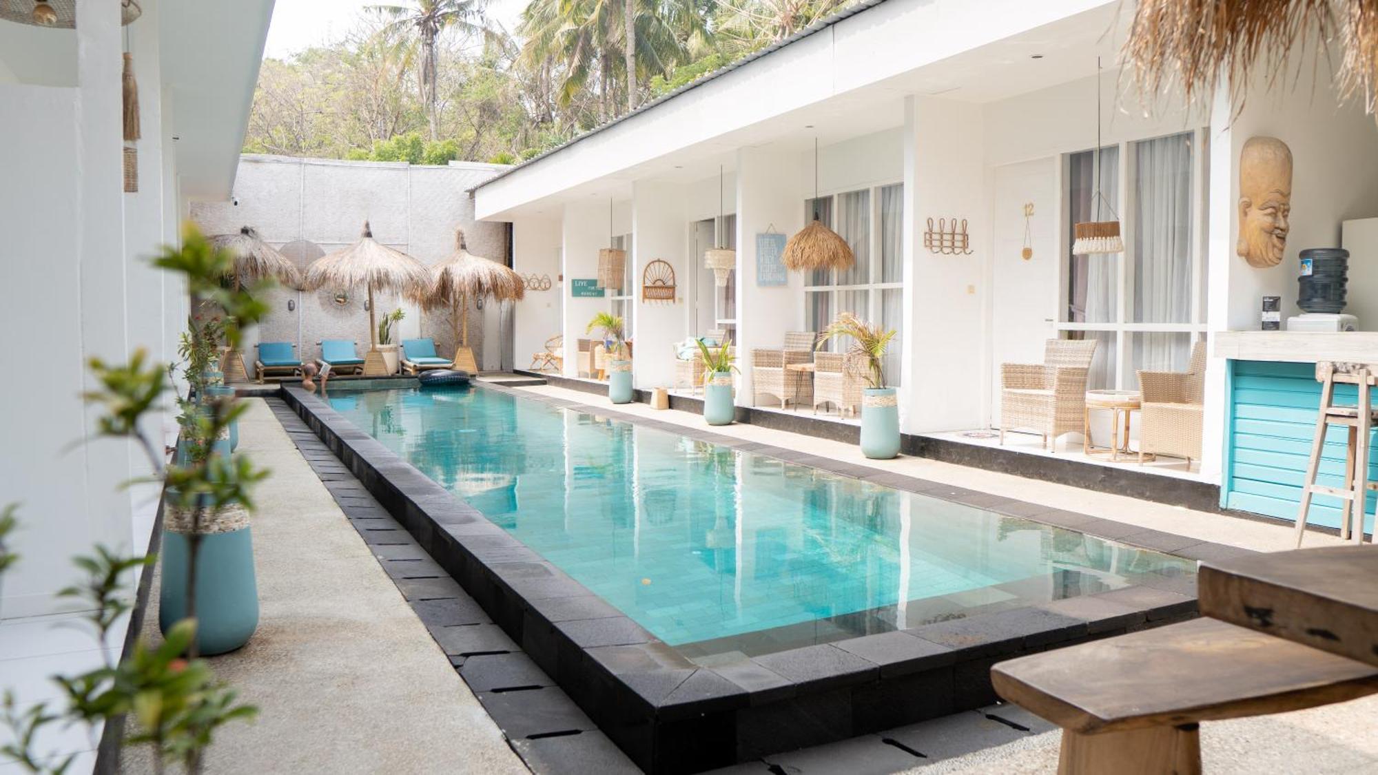The White Bay Hotel กีลีตราวางัน ภายนอก รูปภาพ